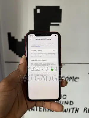 Apple iPhone 11 64 GB Red