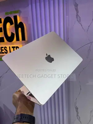 Laptop Apple MacBook Air 2022 M2 8GB Apple M2 SSD 256GB