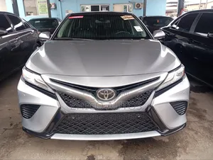 Toyota Camry XSE V6 FWD (3.5L 6cyl 8AM) 2018 Gray
