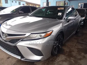 Toyota Camry XSE V6 FWD (3.5L 6cyl 8AM) 2018 Gray