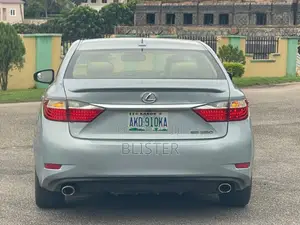 Lexus ES 2014 Blue