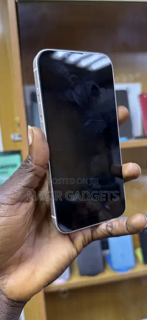 Apple iPhone 13 128 GB White