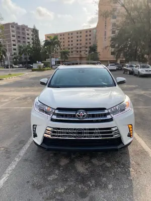Toyota Highlander XLE V6 4x4 (3.5L 6cyl 6A) 2016 White