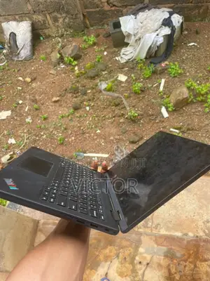 Laptop Lenovo ThinkPad 11e 8GB Intel Core Ultra 7 HDD+SSD 256GB