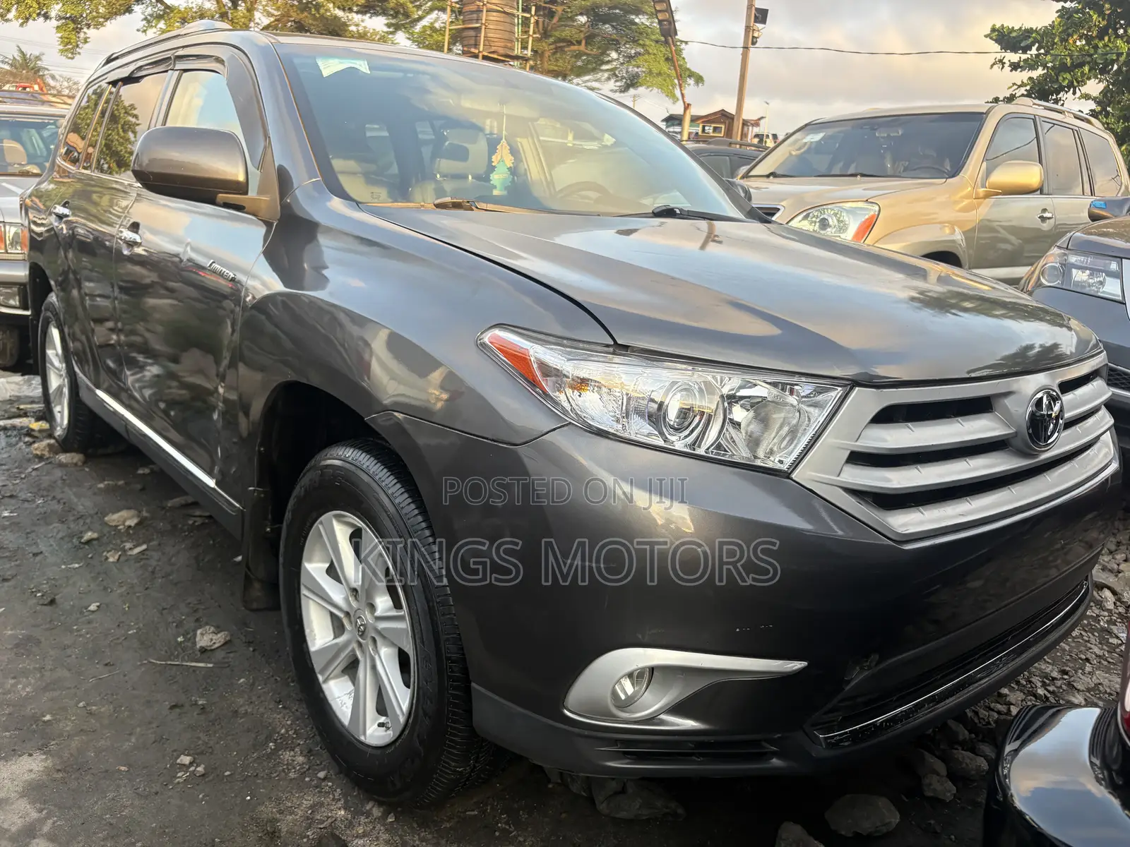 Toyota Highlander Limited 2012 Gray