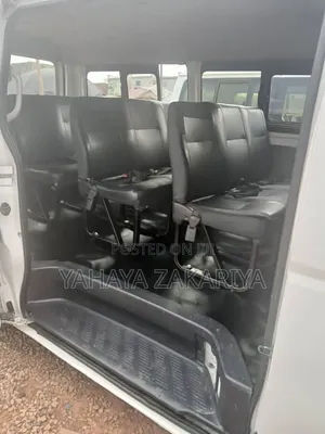 Toyota HiAce 2013 White