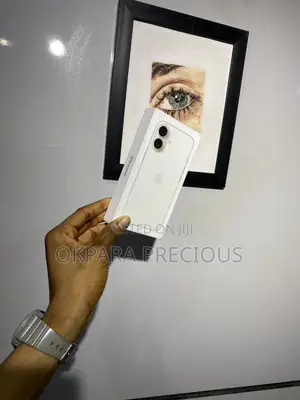 New Apple iPhone 16 128 GB White