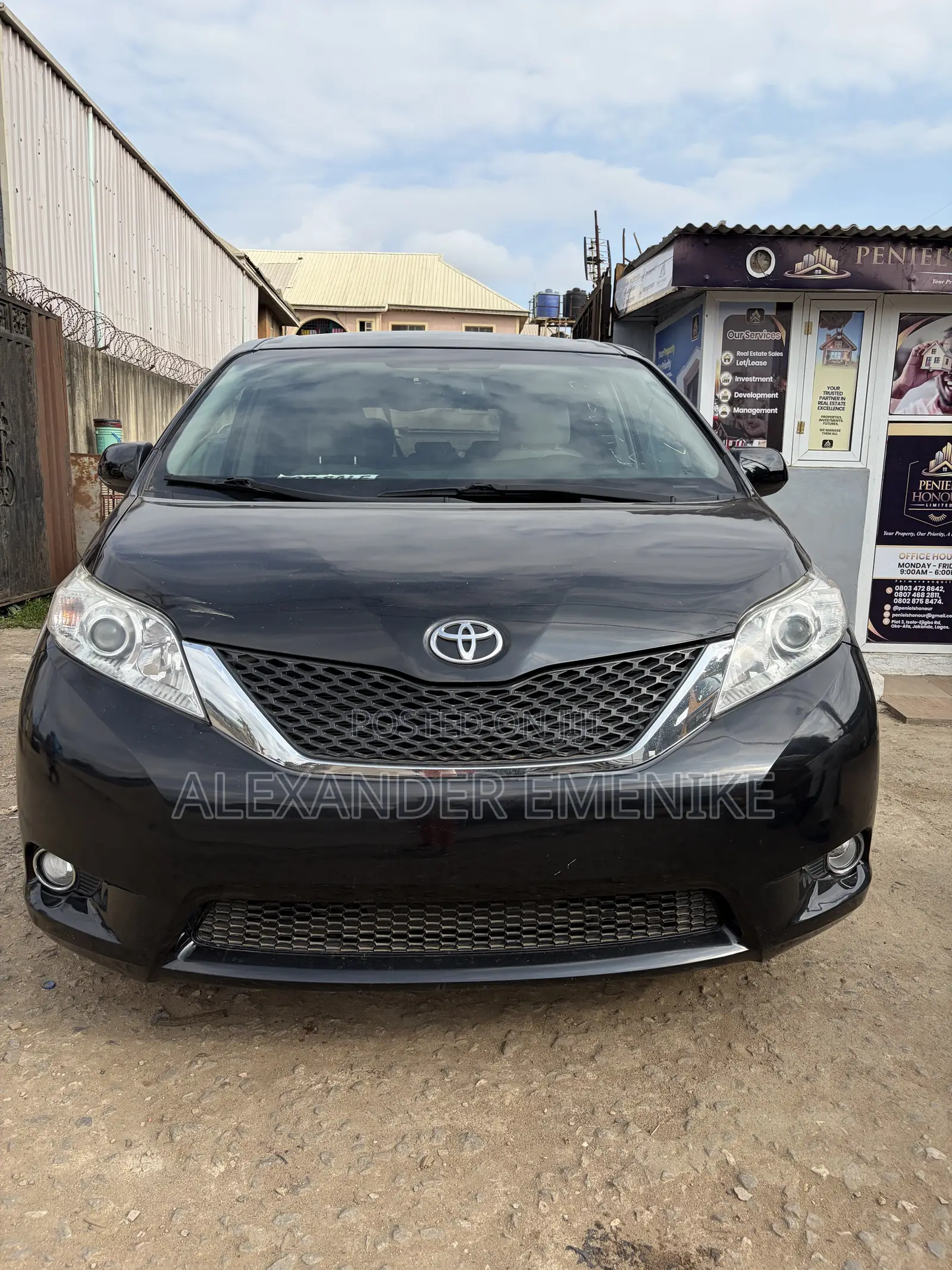 Toyota Sienna 2015 Black