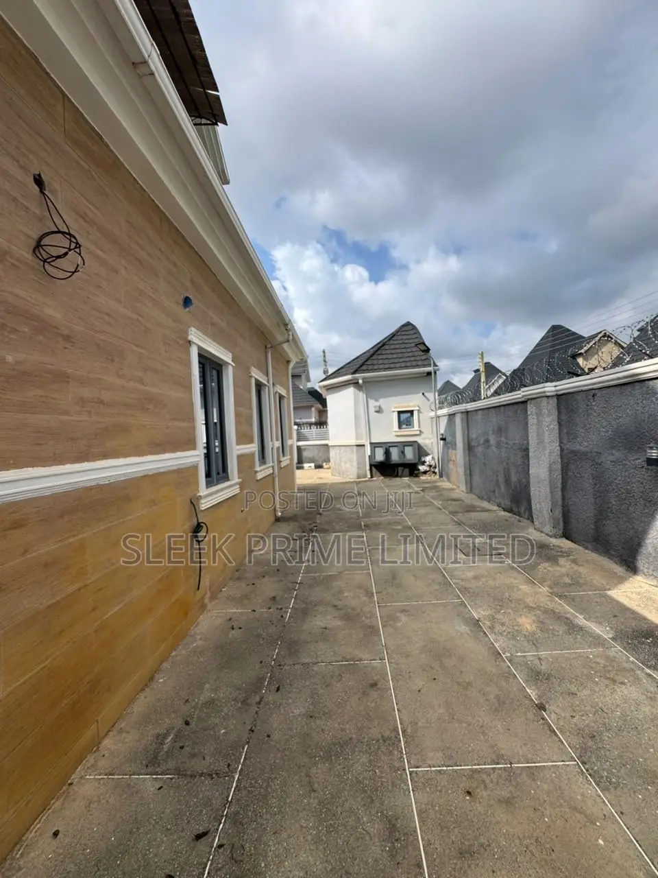 4bdrm Duplex in Lugbe District for rent