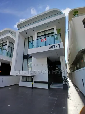 5bdrm Duplex in Banana View Estate, Chevron for sale