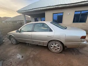 Toyota Camry Automatic 1999 Gold