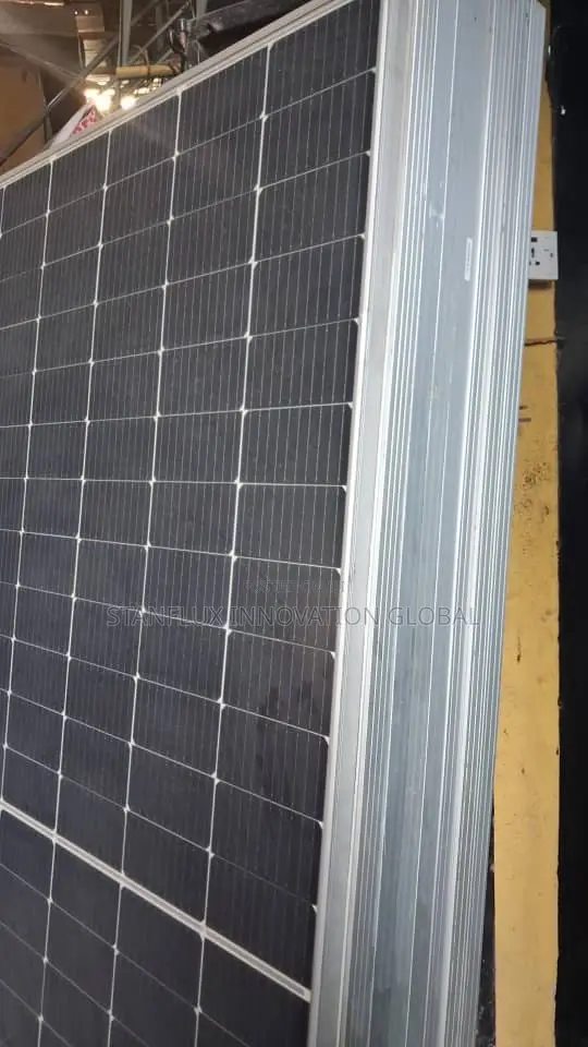 Aveano 570W Solar Panel
