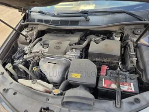 Toyota Camry SE 4dr Sedan (2.5L 4cyl 6A) 2014 Gray