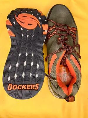Solid Foot Wear