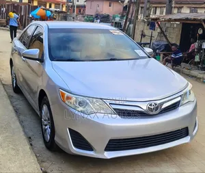 Toyota Camry LE 4dr Sedan (2.5L 4cyl 6A) 2012 Silver