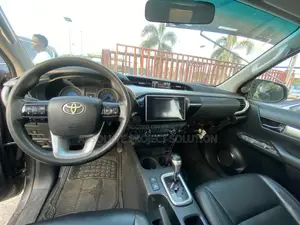 Toyota Hilux 2018 Gray