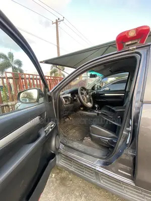 Toyota Hilux 2018 Gray