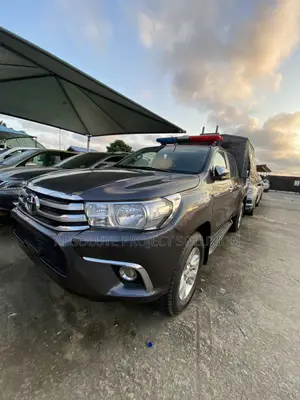 Toyota Hilux 2018 Gray