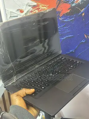 Laptop Dell Latitude 5400 8GB Intel Core i7 SSD 256GB