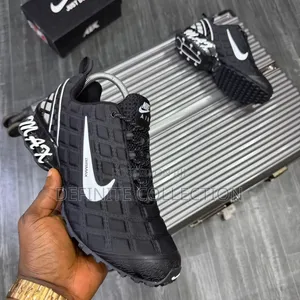 NIKE Airmax Runner Sneakers