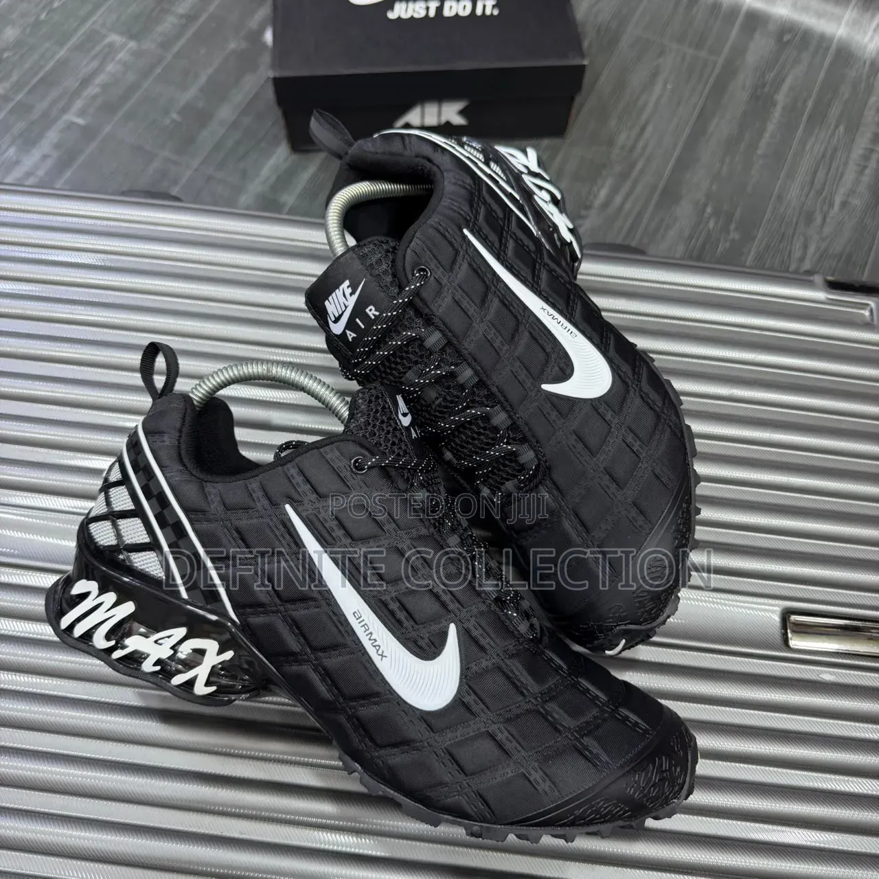 NIKE Airmax Runner Sneakers