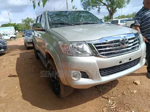 Toyota Hilux 2015 Silver