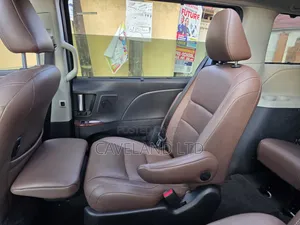 Toyota Sienna Limited Premium 7 Passenger (3.5L 6cyl 8A) 2017 Beige