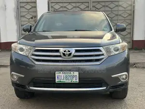 Toyota Highlander Limited 2012 Gray