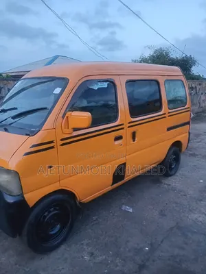 Suzuki APV Minibus 2010 Yellow