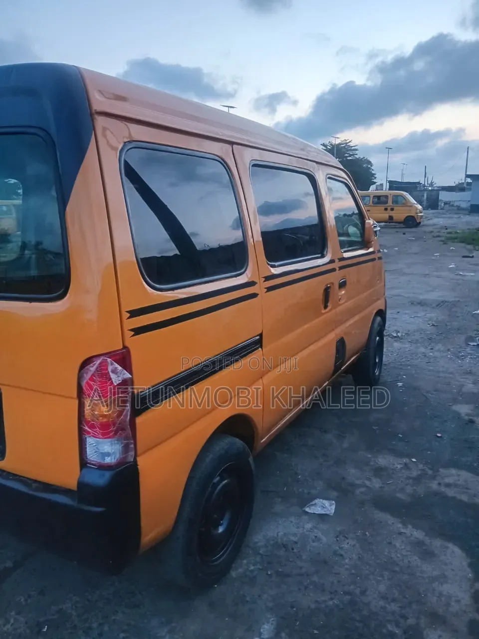 Suzuki APV Minibus 2010 Yellow