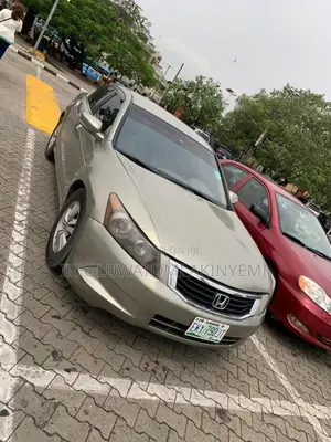 Honda Accord 2.0i 2009 Gold
