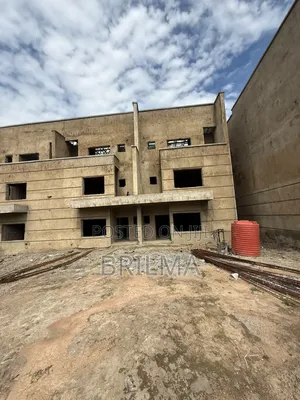4bdrm Duplex in Life Camp for sale