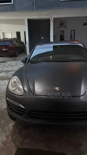 Porsche Cayenne S 4dr SUV AWD (4.8L 8cyl 8A) 2014 Gray