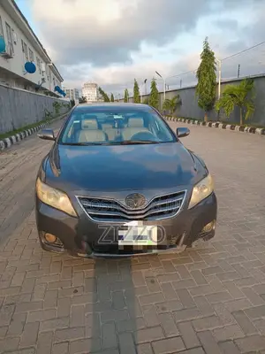 Toyota Camry 2011 Gray