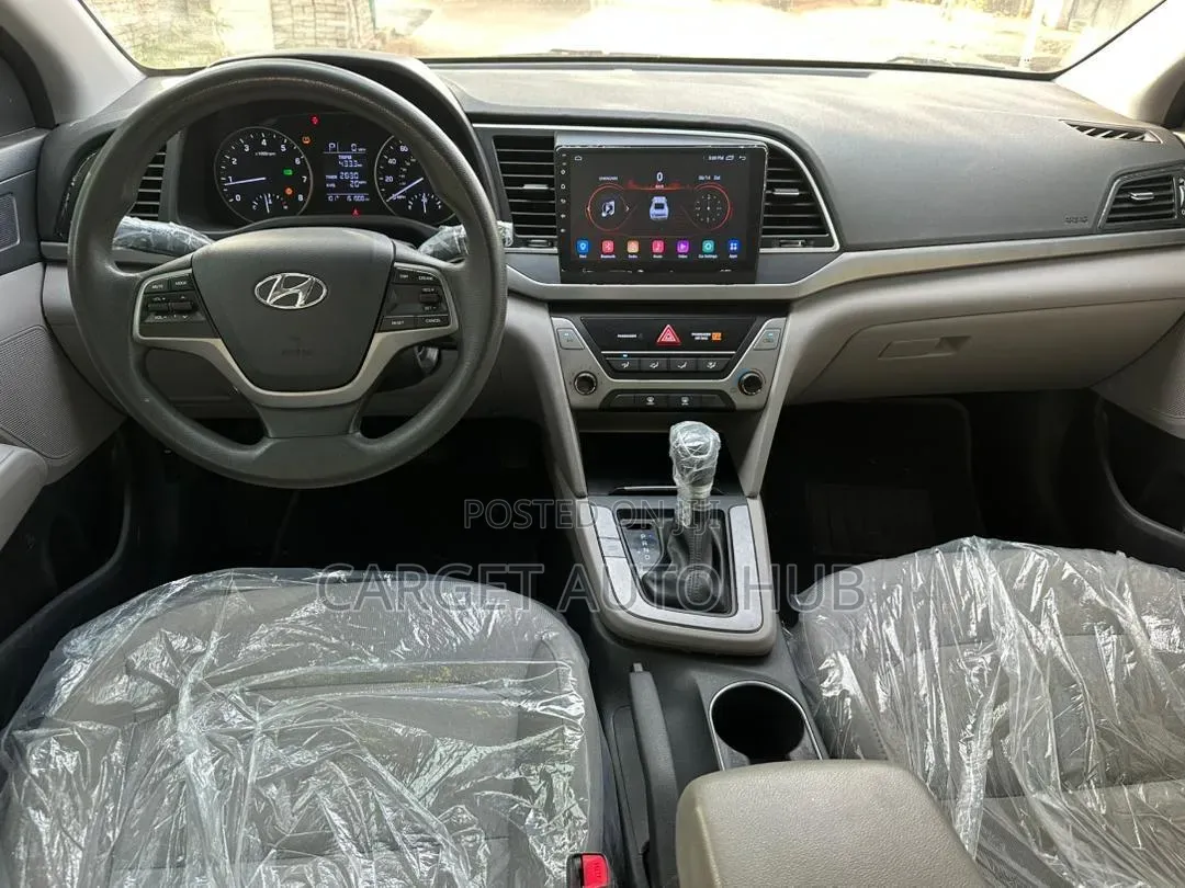 Hyundai Elantra 2017 White