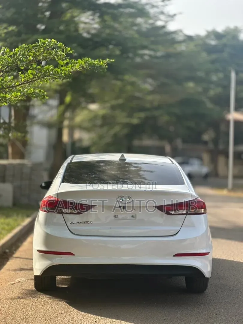 Hyundai Elantra 2017 White