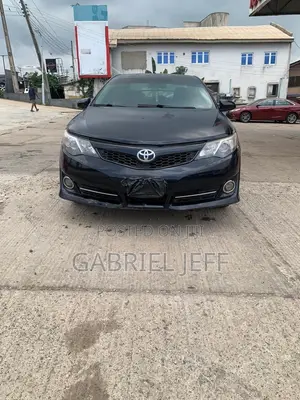 Toyota Camry SE 4dr Sedan (2.5L 4cyl 6A) 2013 Black