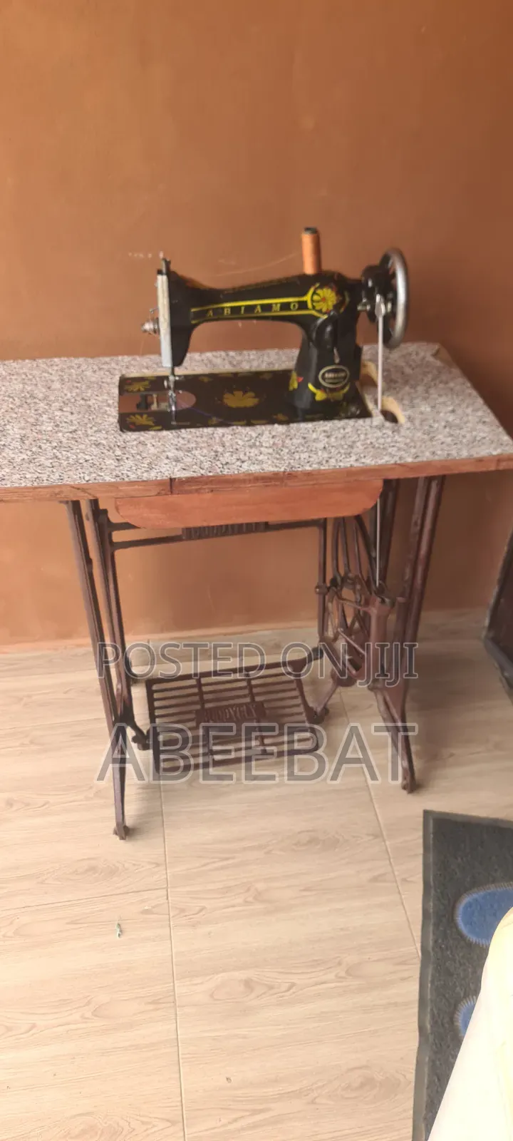 Black Manual Sewing Machine With Table – Good Condition