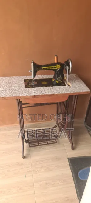 Black Manual Sewing Machine With Table – Good Condition