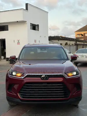 Toyota Highlander XLE AWD 2024 Red