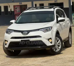 Toyota RAV4 XLE 4dr SUV (2.5L 4cyl 6A) 2014 White