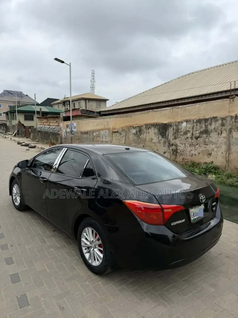 Toyota Corolla 2017 Black
