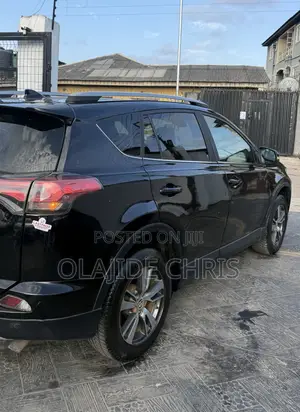 Toyota RAV4 XLE AWD (2.5L 4cyl 6A) 2017 Black
