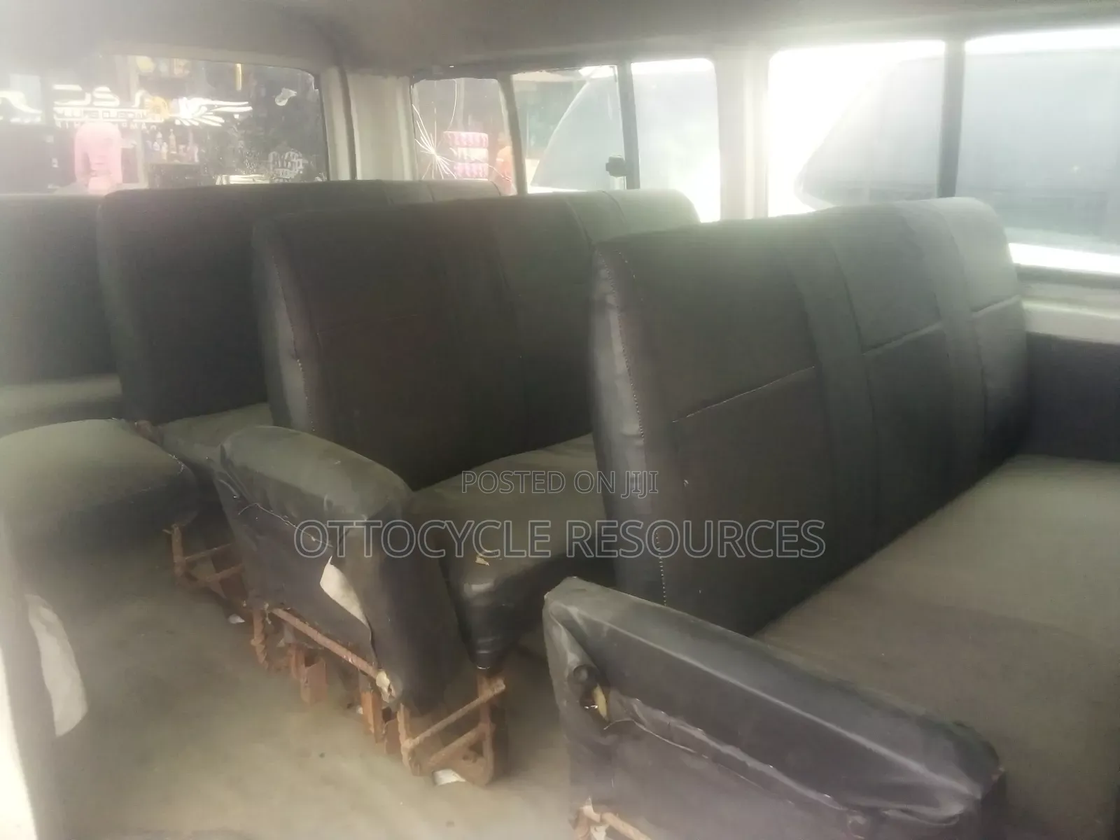 Toyota HiAce 2005 White