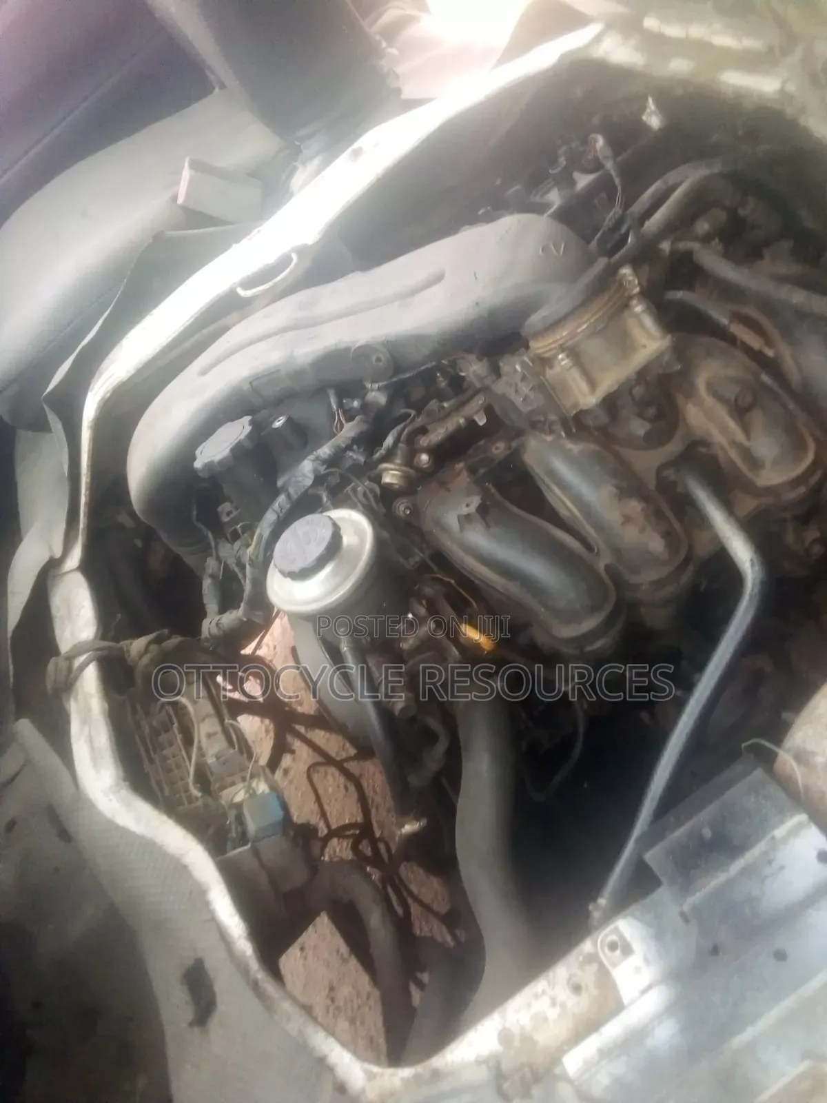 Toyota HiAce 2005 White