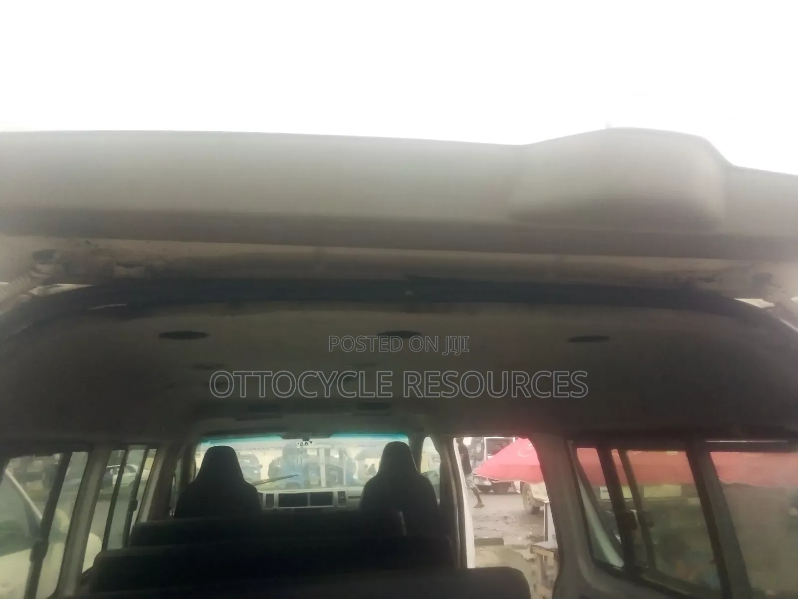 Toyota HiAce 2005 White