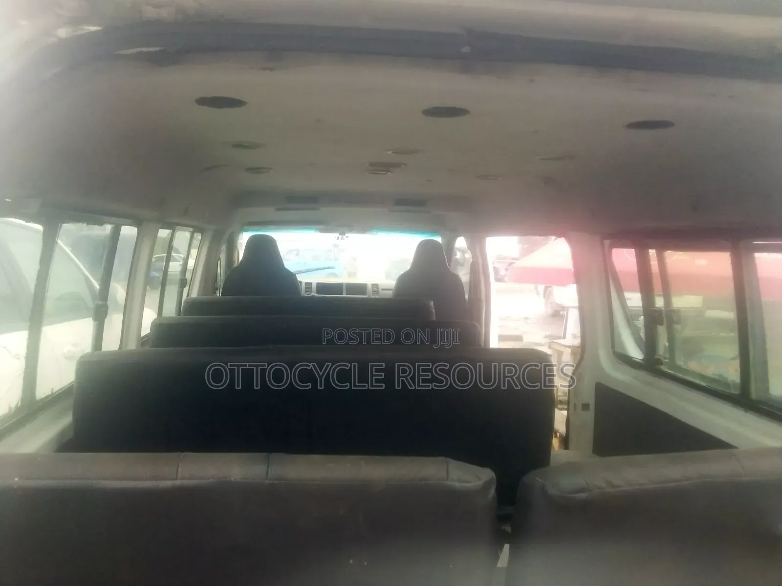 Toyota HiAce 2005 White