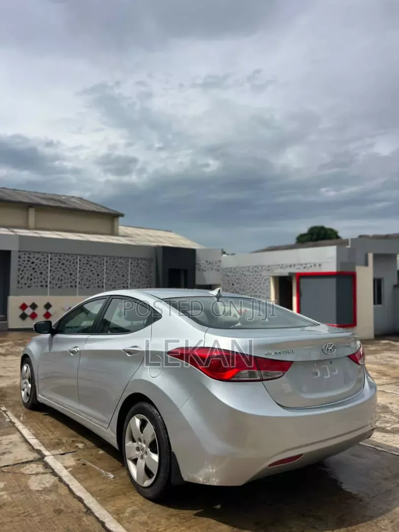 Hyundai Elantra 2014 Silver