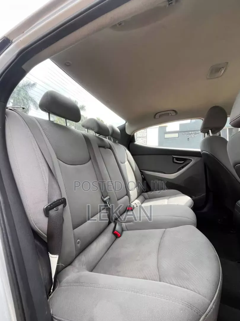 Hyundai Elantra 2014 Silver