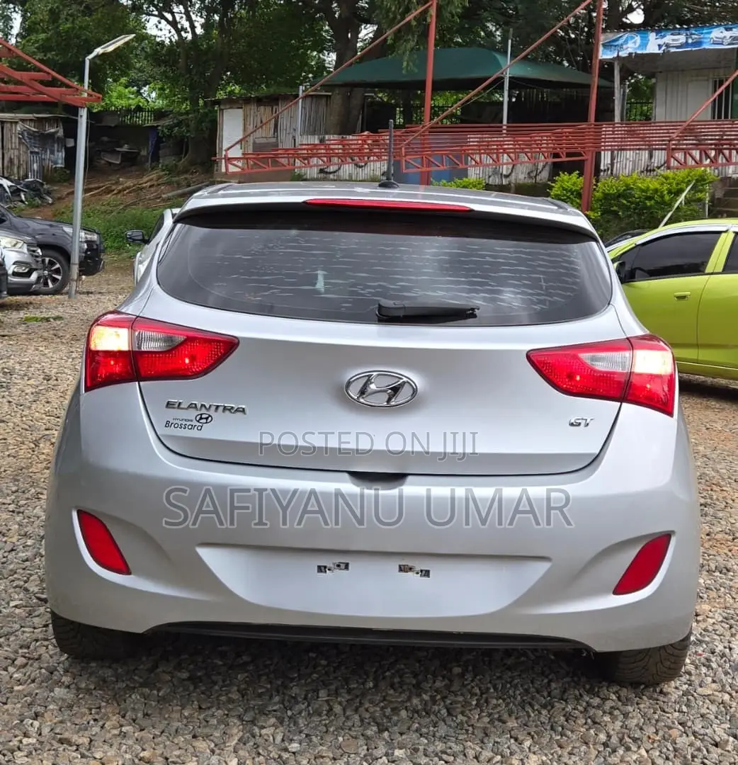 Hyundai Elantra 2014 Silver